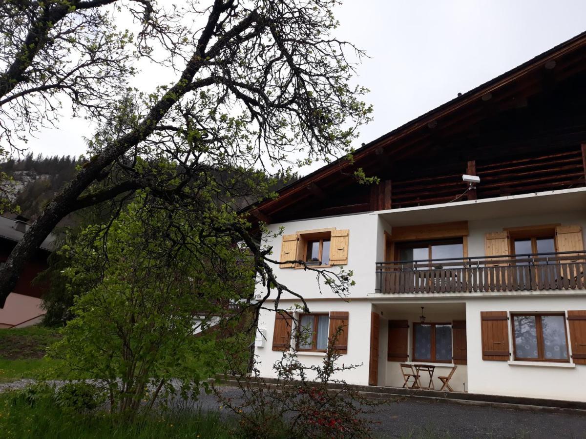Les Granges 2 Chambres Et Terrasse Au Soleil Ла-Клюсаз Экстерьер фото